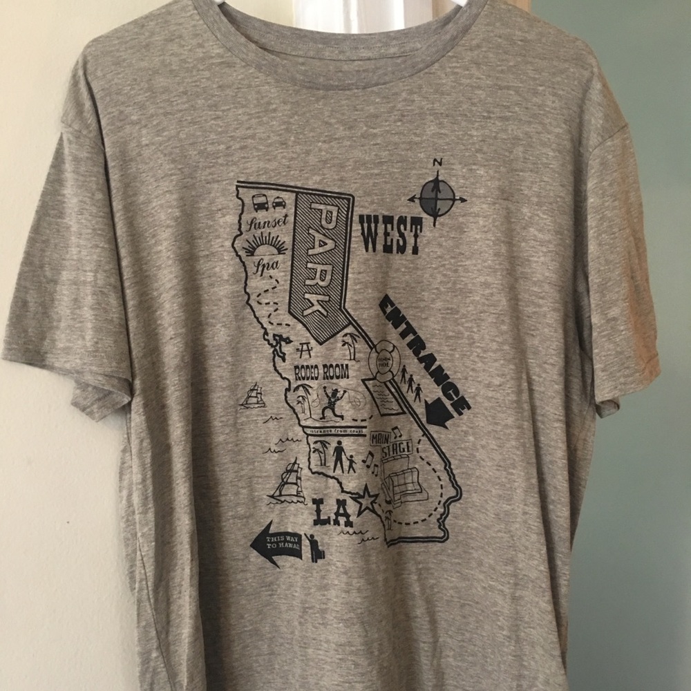NWOT GAP Men’s Graphic Tee size M